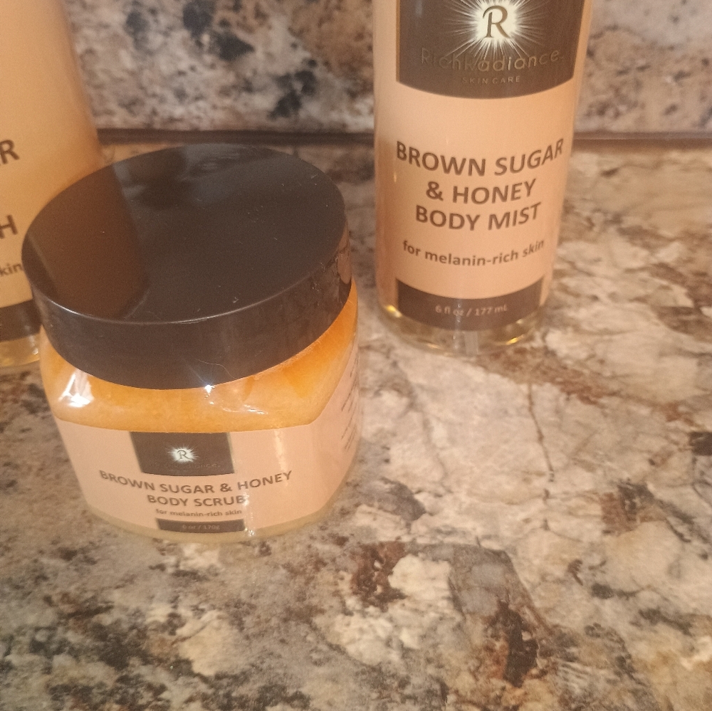 Rich radiant brown sugar and honey beauty set for melanin-rich skin. New - Picture 4 of 4